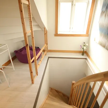 Spacious - Old Town Apartment