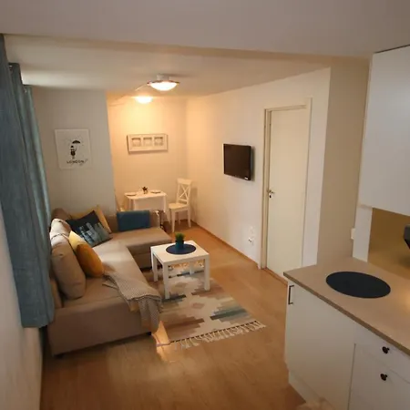 Spacious - Old Town Apartment *