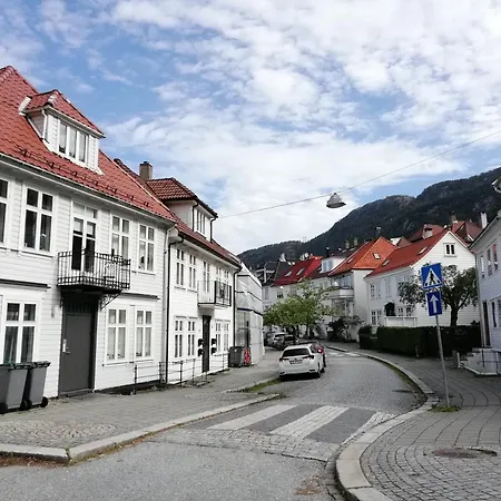 Spacious - Old Town Apartment Bergen